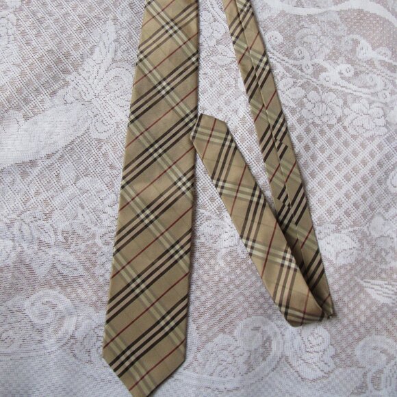 Burberry Other - Burberry Tie, 100% silk,  made in Italy, color:  Beige. width 3.5in,